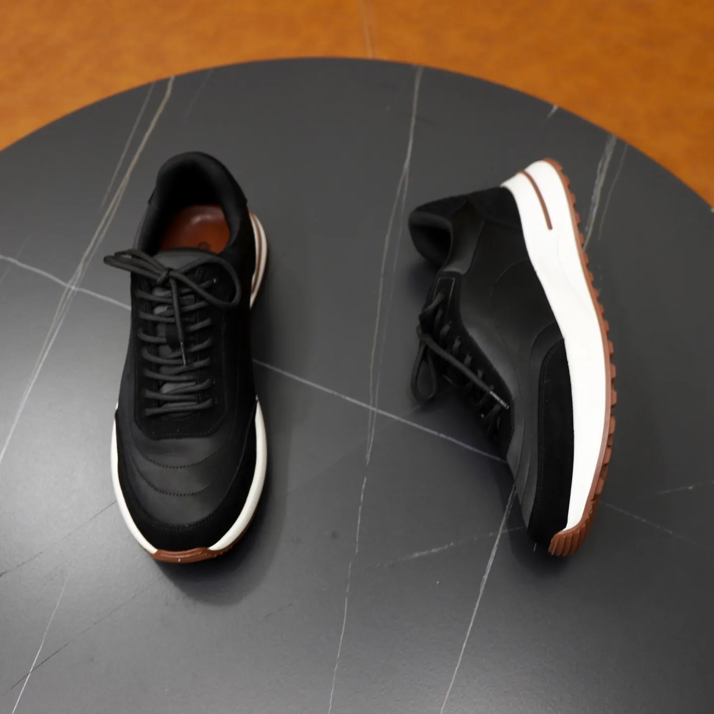 Ex-factory price: 462💰Loropiana LP men's shoes ♞size; 38-44 "45. Customized" original leather splicing. It is really easy to wear, lazy, relaxed, casual, perfect comfort, and there are many color choices, and they all look good with clothes. Is it true that Loropiana can bring social value? “Loropiana is the best thing money can buy”